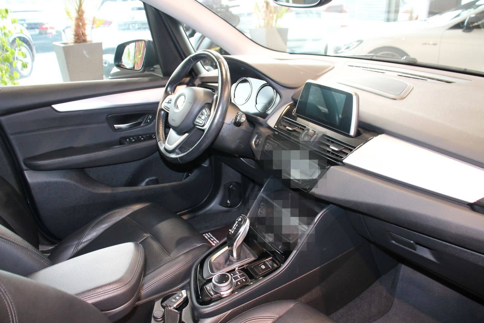 BMW 220 Active Tourer Navi LED AHK Leder Pano foto 17