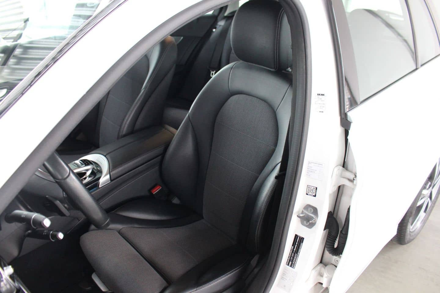 Mercedes-Benz C 180 T Avantgarde Navi LED SHZ PTS foto 6