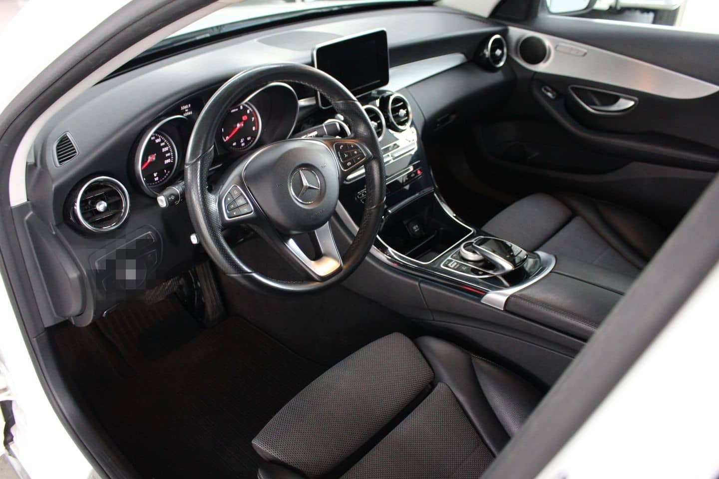 Mercedes-Benz C 180 T Avantgarde Navi LED SHZ PTS foto 7