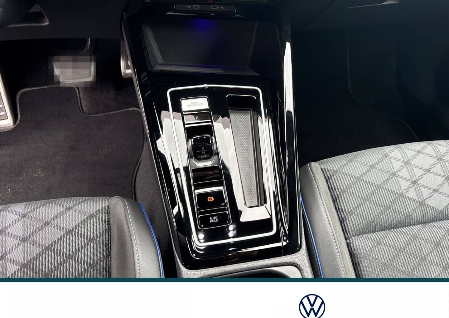 Volkswagen Golf VIII R-Line 2.0 TDI DSG LED HUD Navi AHK Fe foto 16