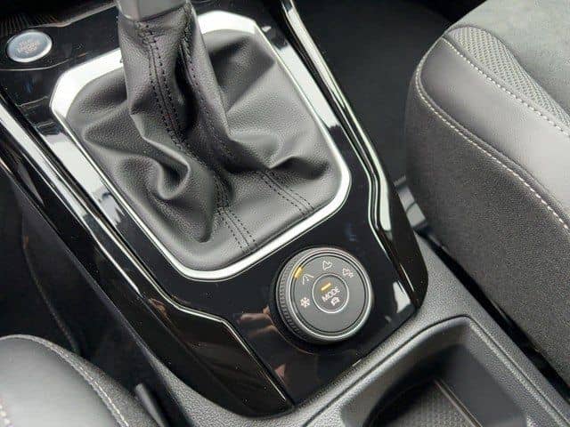 Volkswagen T-Roc R-Line TDI 4MOT. DSG AHK DCC StHz IQLight foto 13