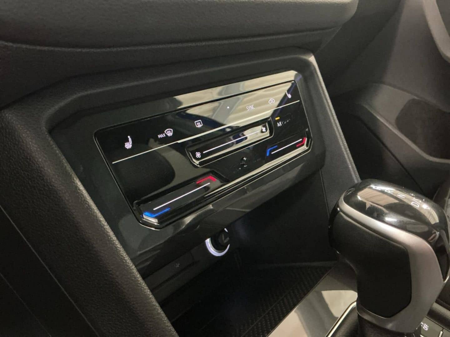 Volkswagen Tiguan R-Line 1.5 TSI 7-DSG ACC AHK DCC IQLIGHT foto 16