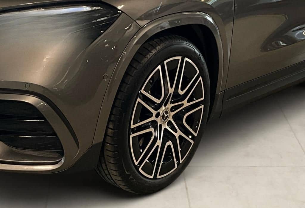 Mercedes-Benz GLA 180 AMG ACC AHK AUT DynLicht Fernlichtass. foto 3