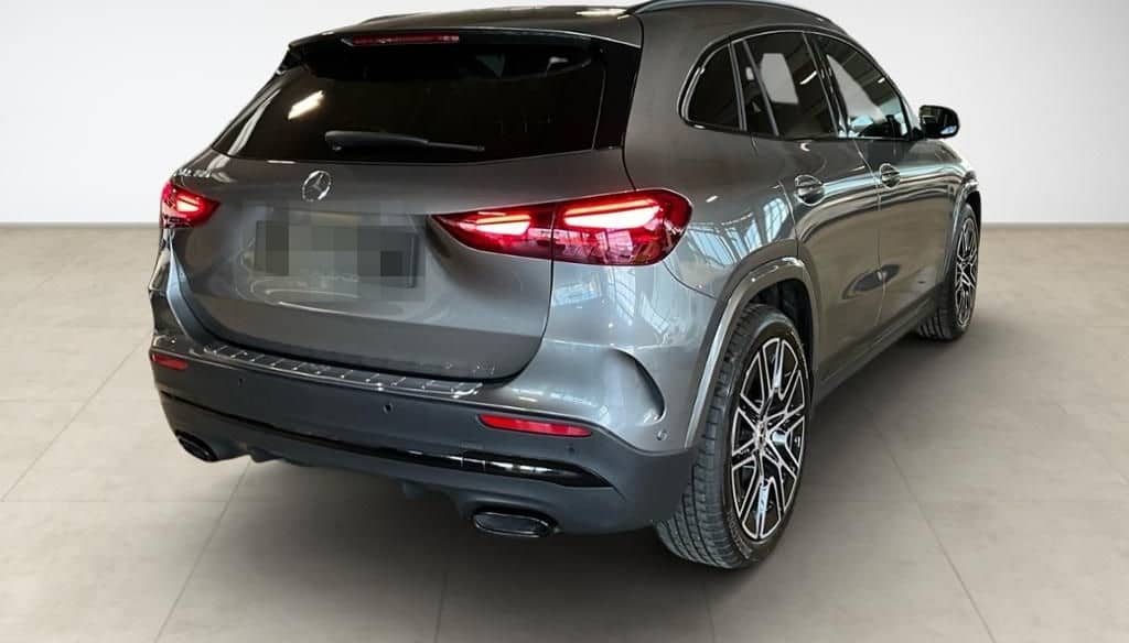 Mercedes-Benz GLA 180 AMG ACC AHK AUT DynLicht Fernlichtass. foto 6