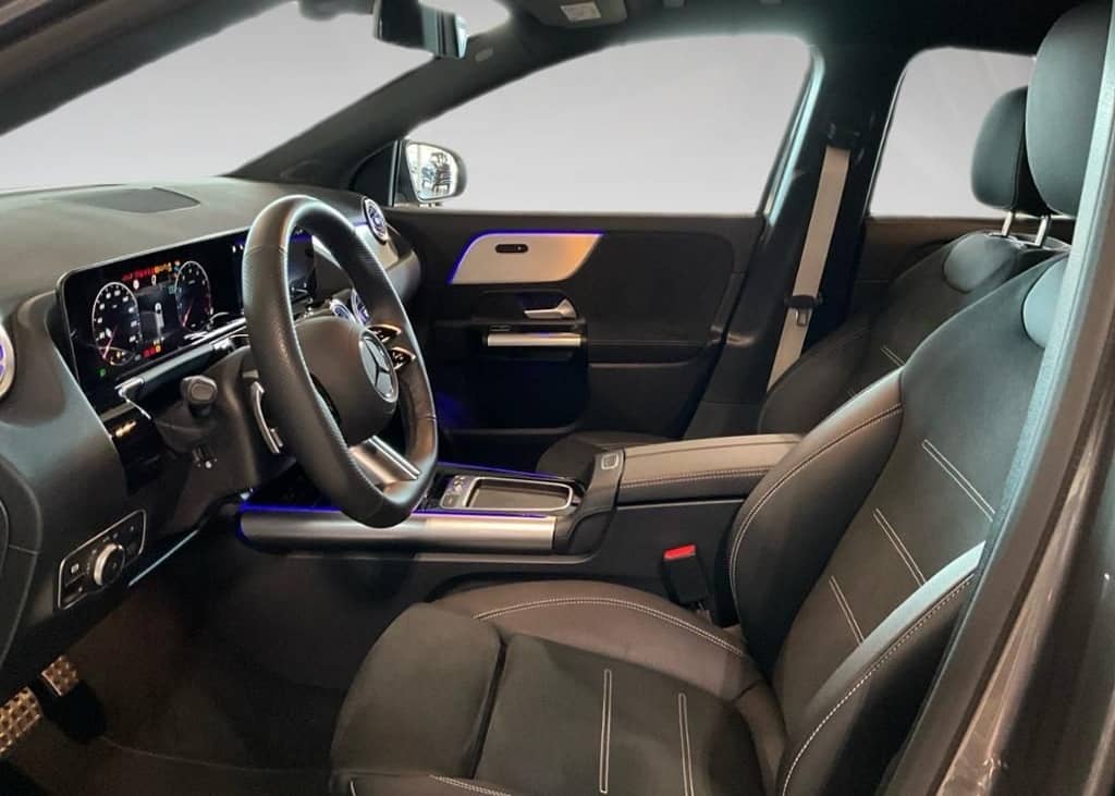 Mercedes-Benz GLA 180 AMG ACC AHK AUT DynLicht Fernlichtass. foto 8