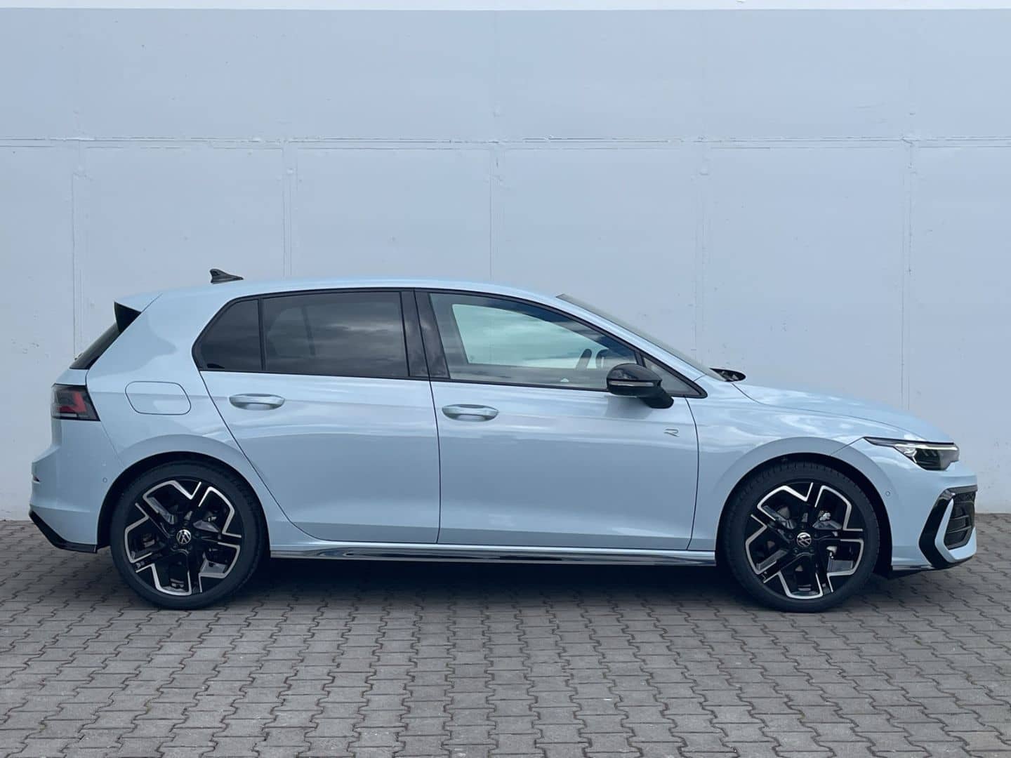 Volkswagen Golf VIII 1.5 eTSI DSG R-Line AHK/360°Kamera/HUD foto 6