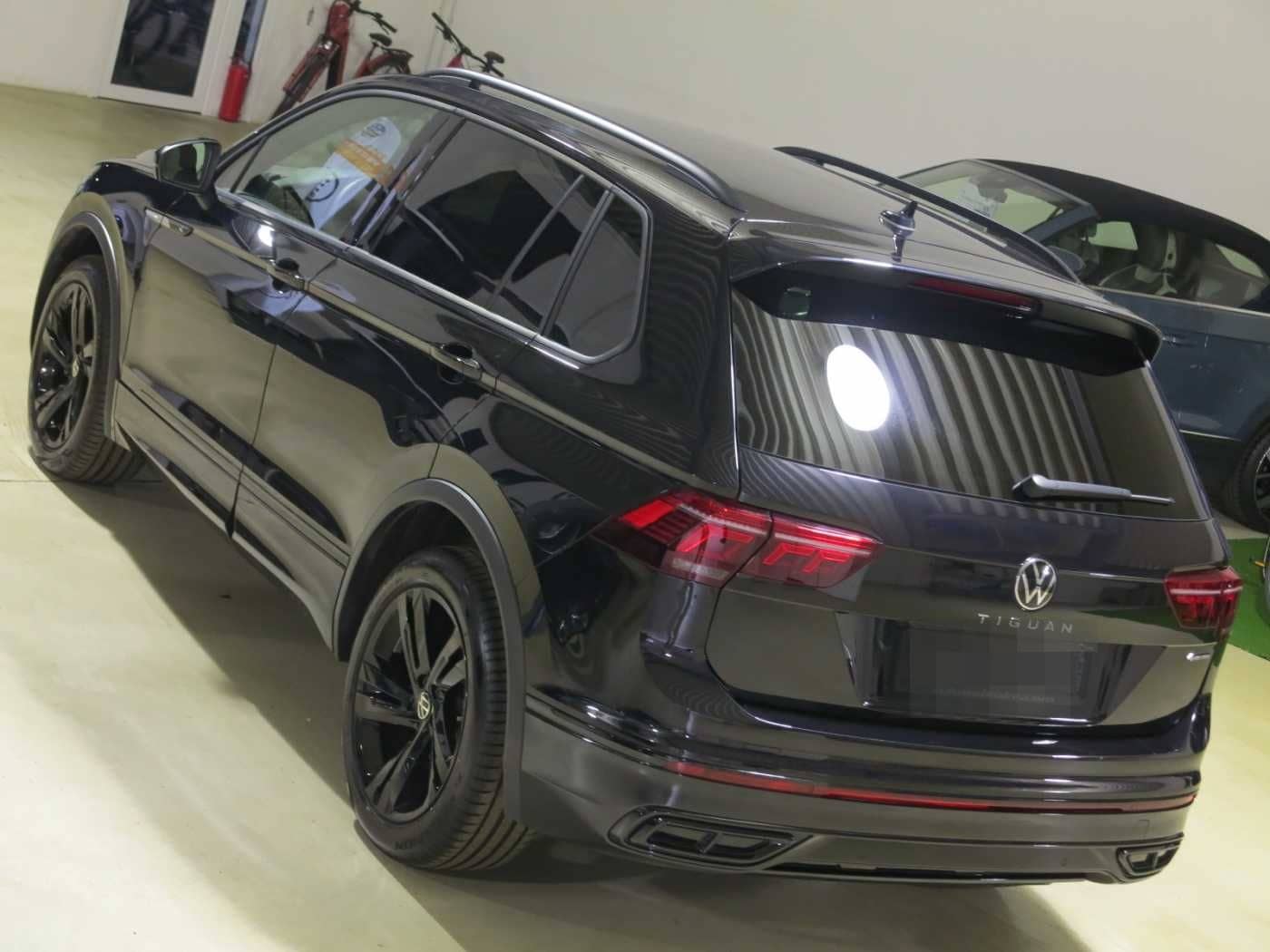 Volkswagen Tiguan 2.0 TDI SCR 4MOT DSG7 R-Line AHK Navi foto 10