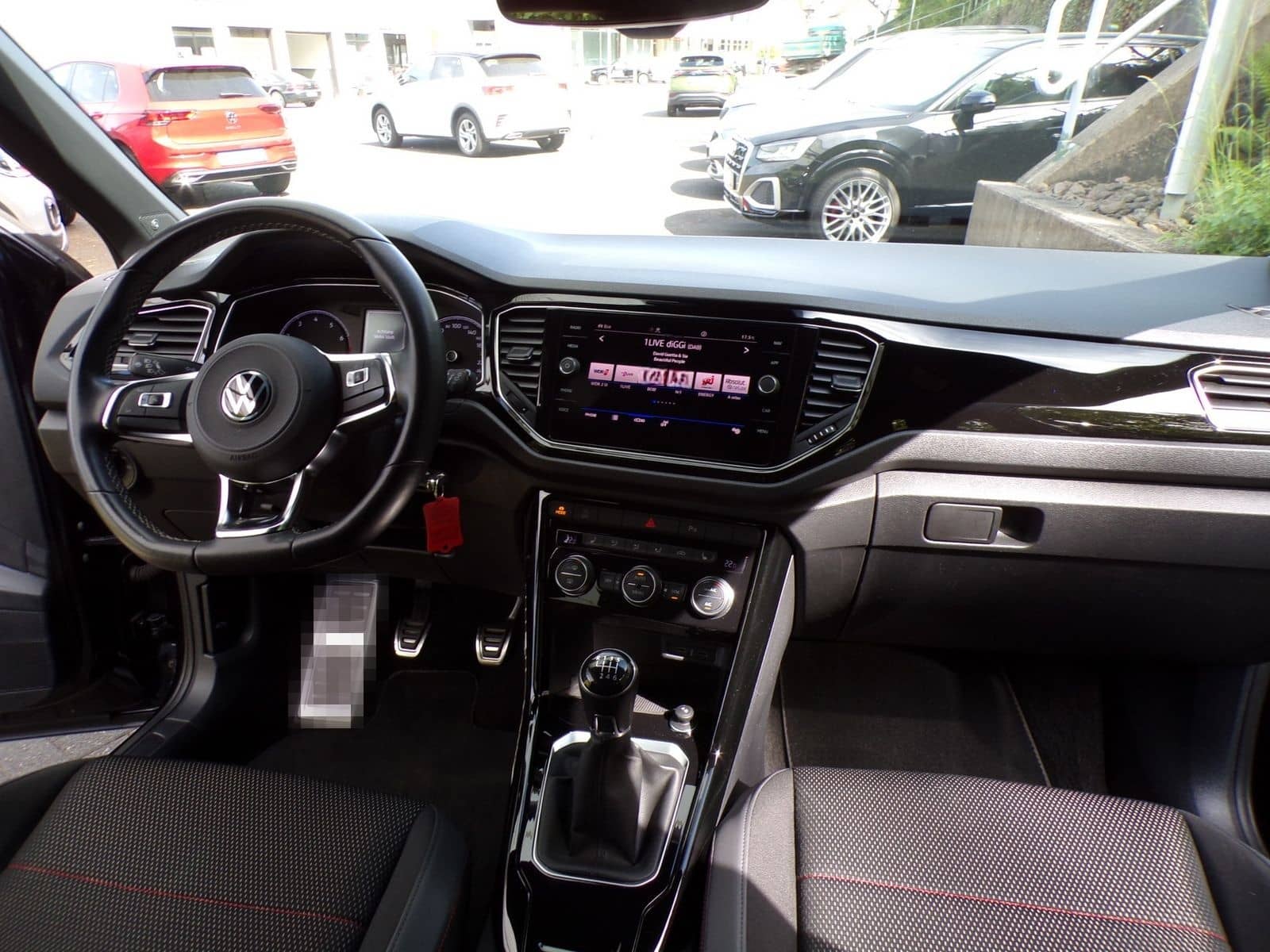 Volkswagen T-ROC 1.5 TSI SPORT / BLACK STYLE+BEATS AUDIO foto 13