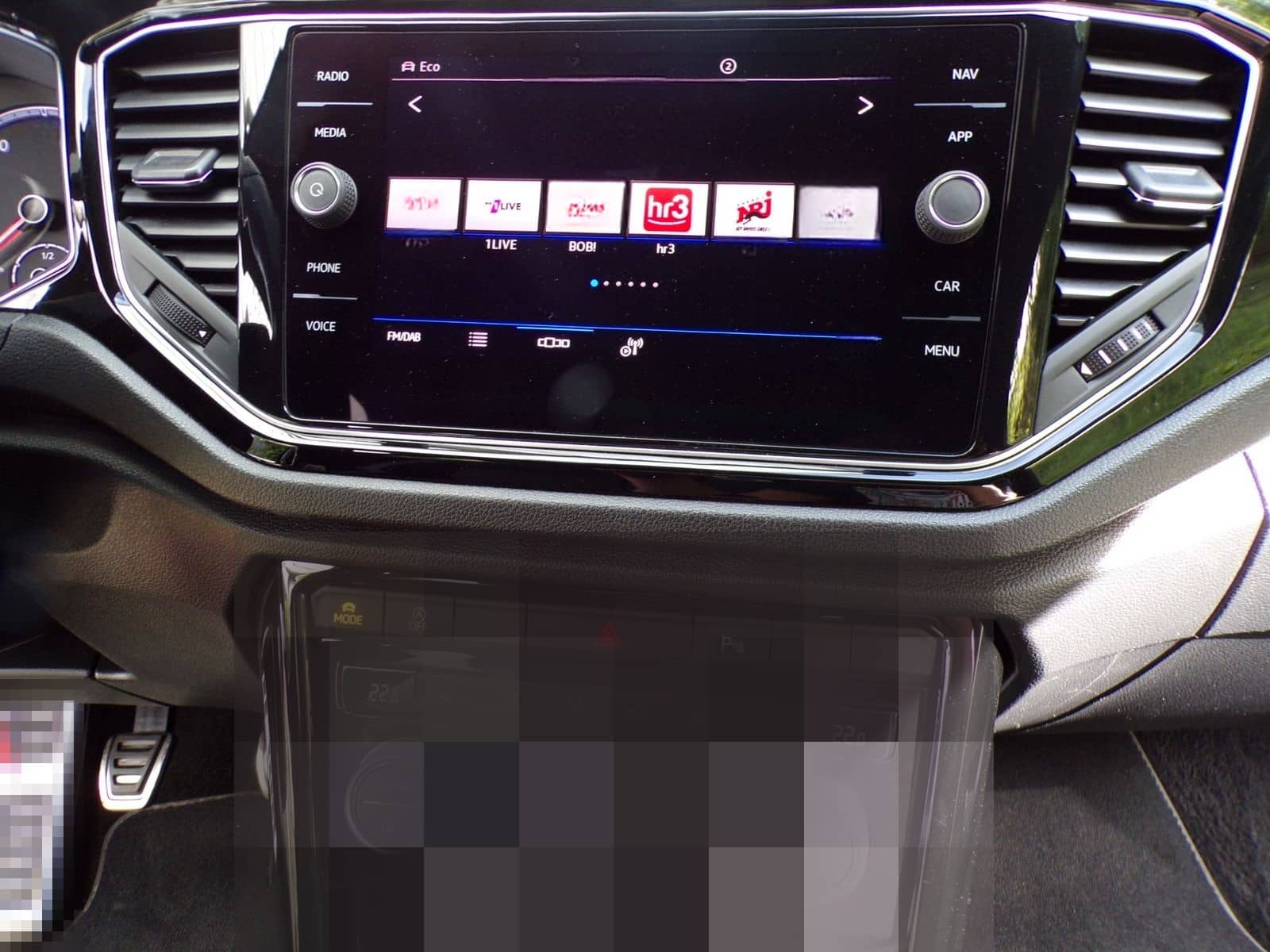 Volkswagen T-ROC 1.5 TSI SPORT / BLACK STYLE+BEATS AUDIO foto 14