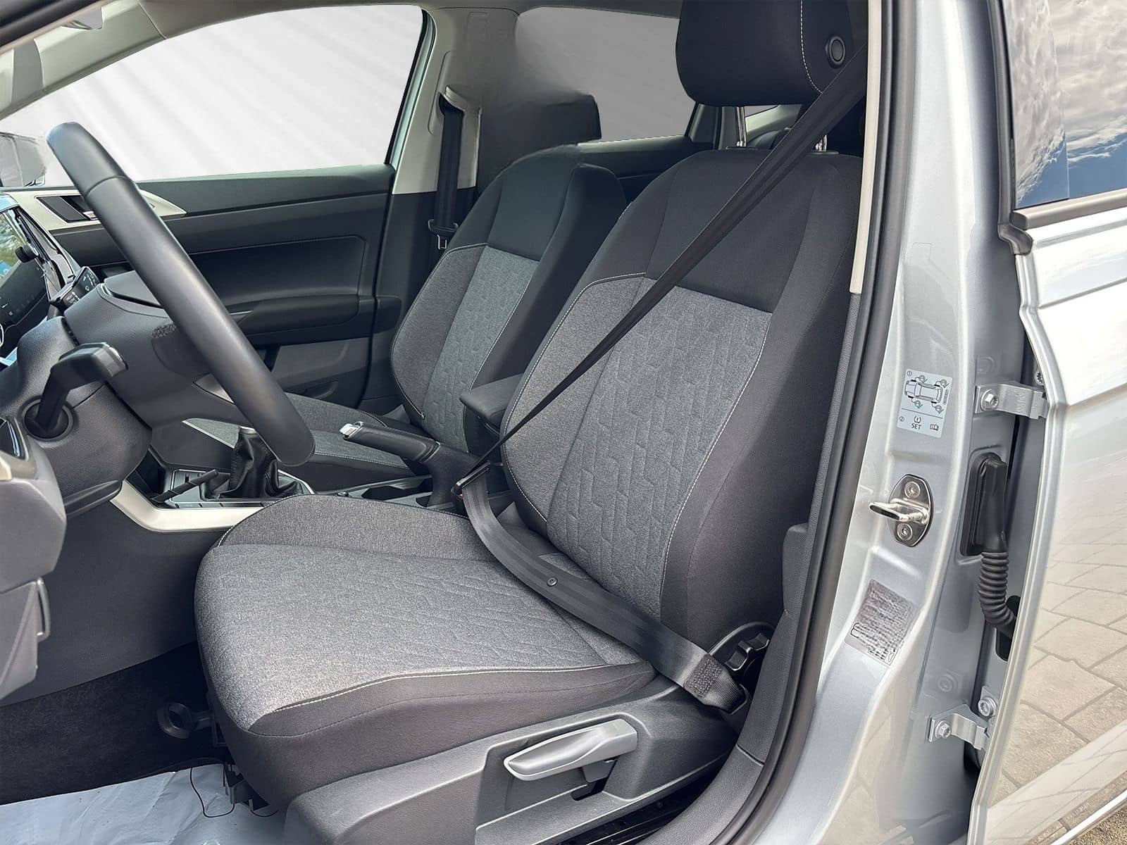 Volkswagen Polo  1,0 TSI Move NAVI+SHZ+KLIMA foto 9