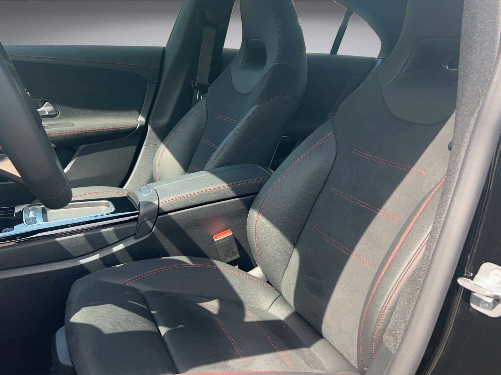 Mercedes-Benz CLA 200  *AMG-LINE*AHK*KEYLESS*MULTIBEAM*KAMERA* foto 10