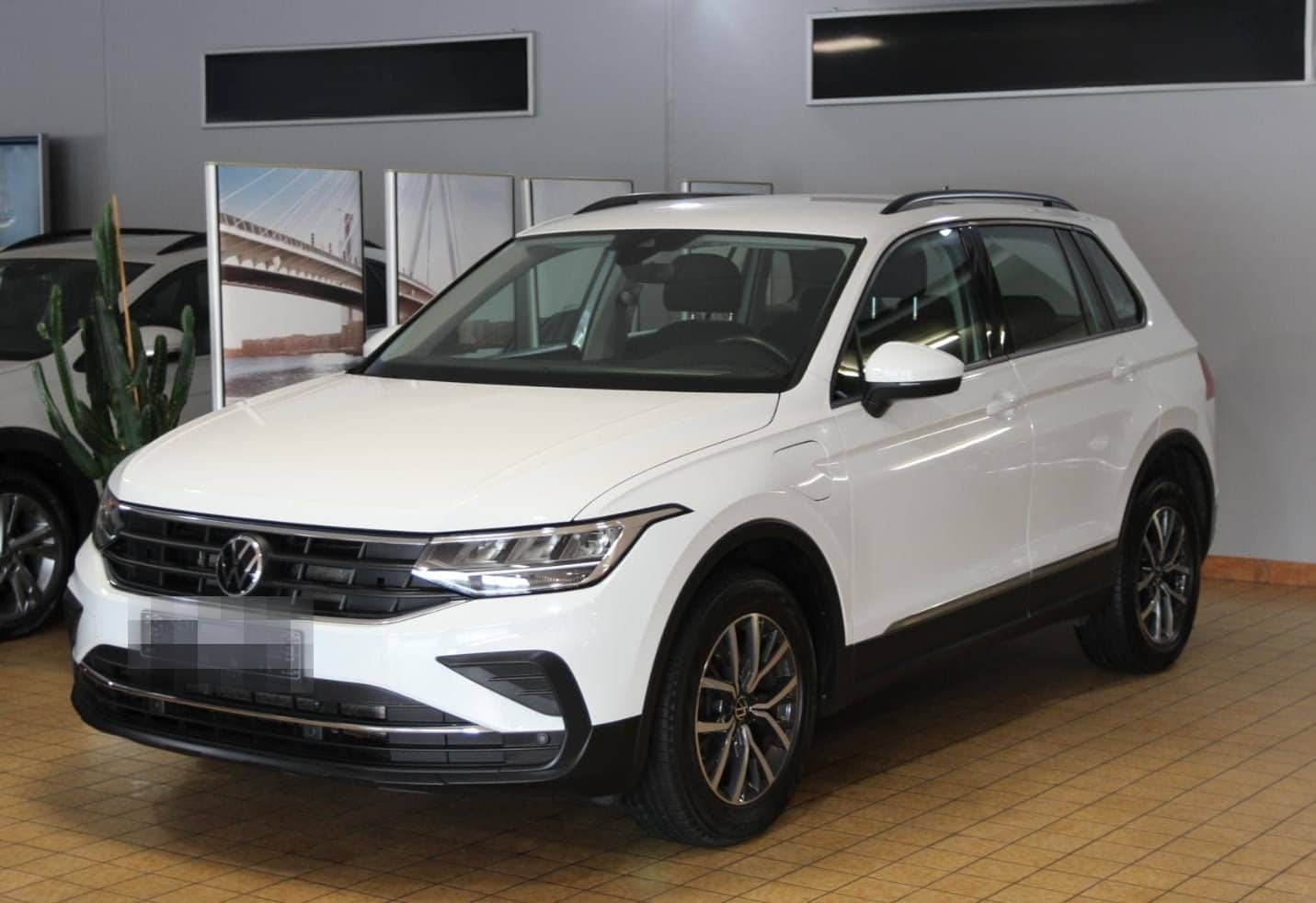 Volkswagen Tiguan Life 1.4 TSI,DSG,AHK,Lenkradhzg,Navi,Mass foto 1