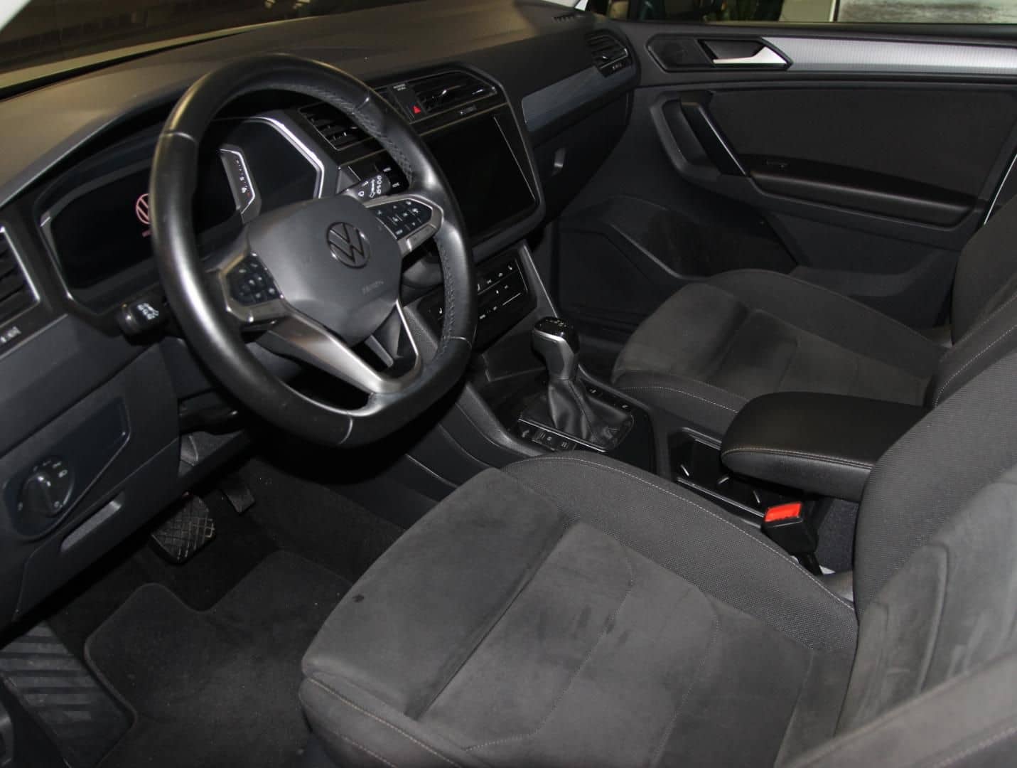 Volkswagen Tiguan Life 1.4 TSI,DSG,AHK,Lenkradhzg,Navi,Mass foto 5