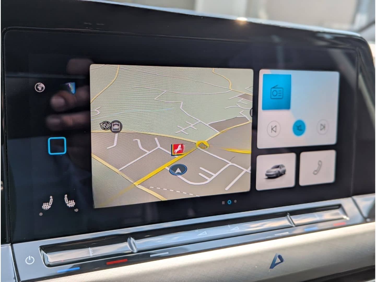 Volkswagen Golf VIII Variant1.0 eTSI DSG Life Navi Digitale foto 8