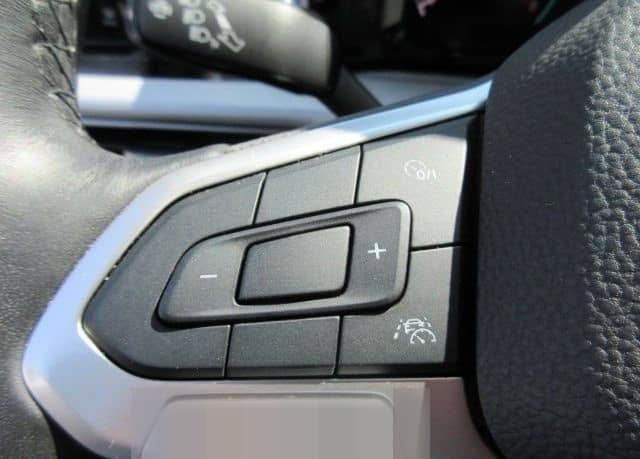 Volkswagen Golf Life 1.5 TSI NAVI LED ALU ACC APS SITZHEIZU foto 9