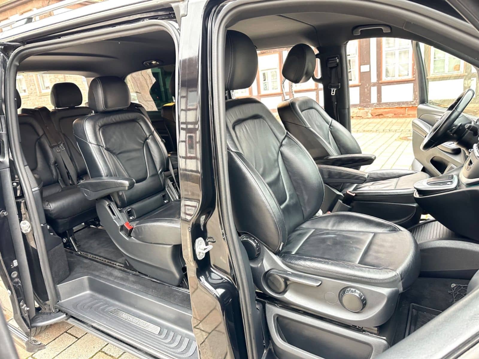 Mercedes-Benz V 300 d Lang AMG. 7 Sitze Automatik Avantgarde foto 16