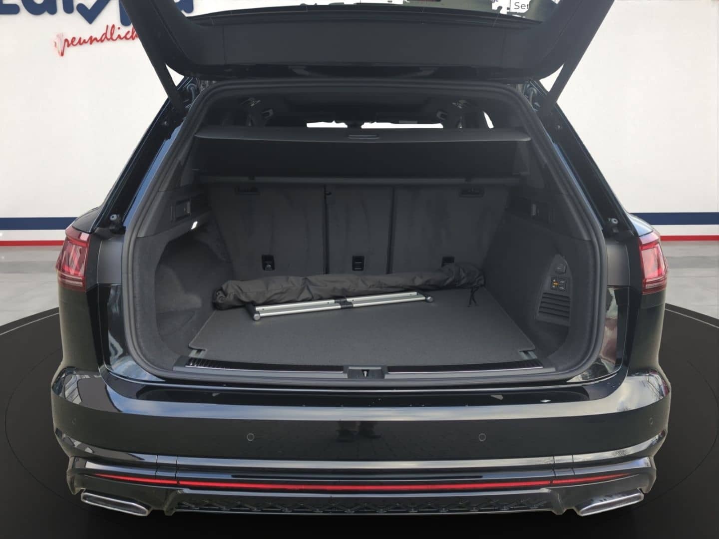 Volkswagen Touareg R-Line 3.0 V6 TDI 4MOTION DSG AHK,NAV,SH foto 12