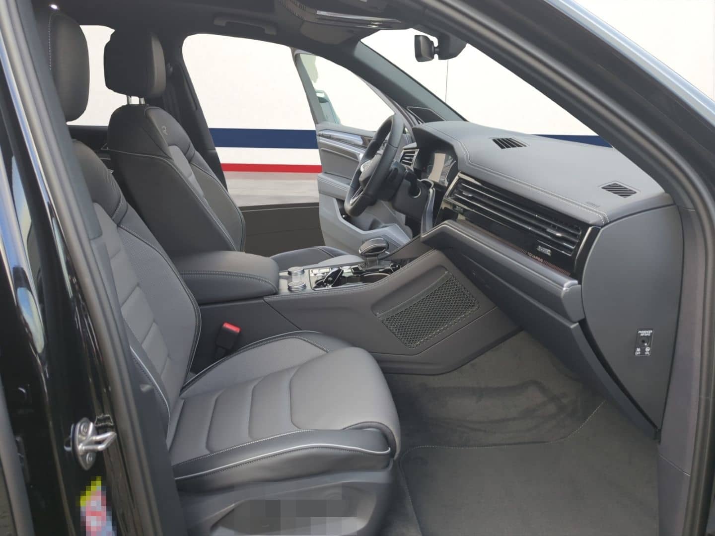 Volkswagen Touareg R-Line 3.0 V6 TDI 4MOTION DSG AHK,NAV,SH foto 18