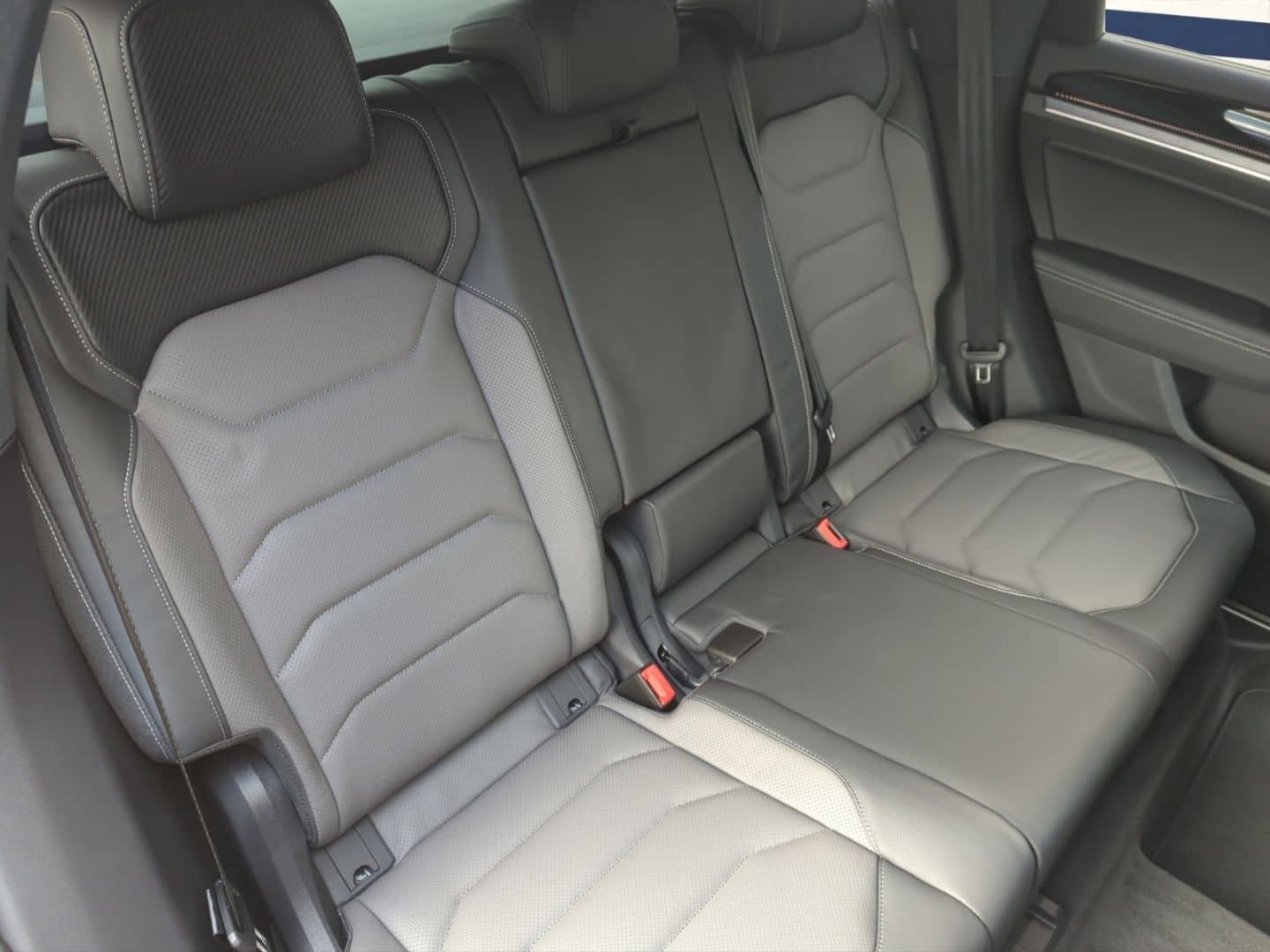 Volkswagen Touareg R-Line 3.0 V6 TDI 4MOTION DSG AHK,NAV,SH foto 19