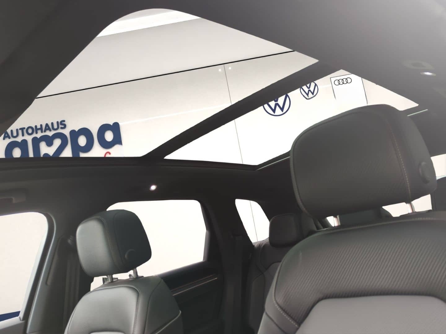 Volkswagen Touareg R-Line 3.0 V6 TDI 4MOTION DSG AHK,NAV,SH foto 21