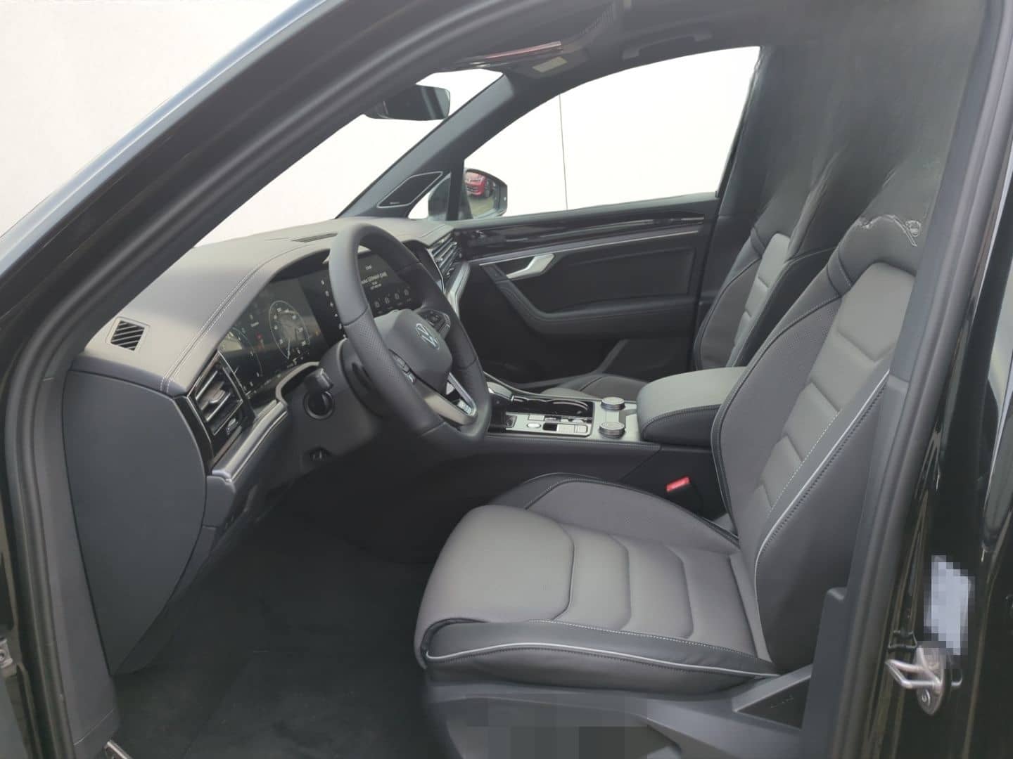 Volkswagen Touareg R-Line 3.0 V6 TDI 4MOTION DSG AHK,NAV,SH foto 6