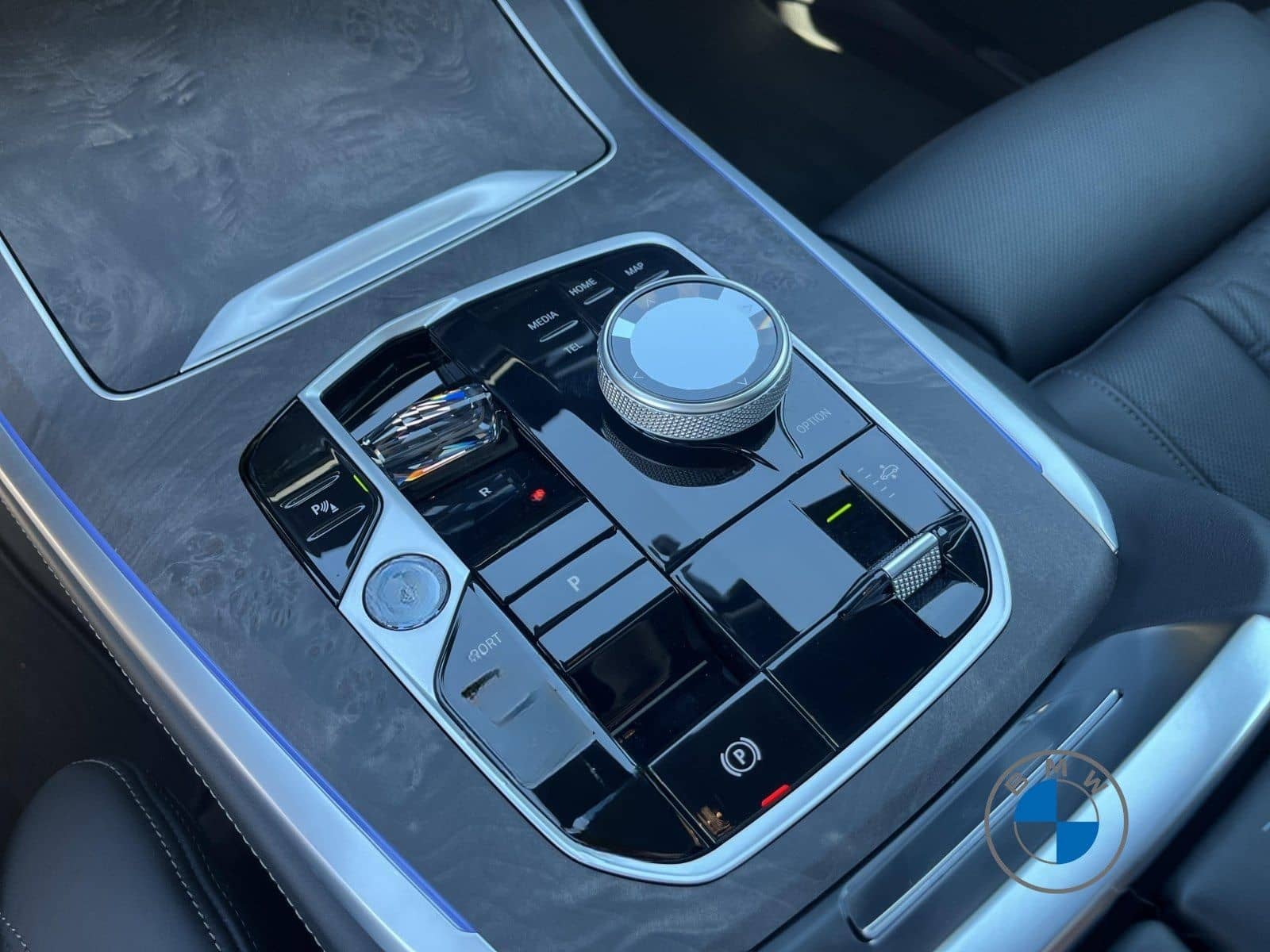 BMW X7 M60i xDrive Autobahnas Pano Sky AHK Sthzg H/K foto 16