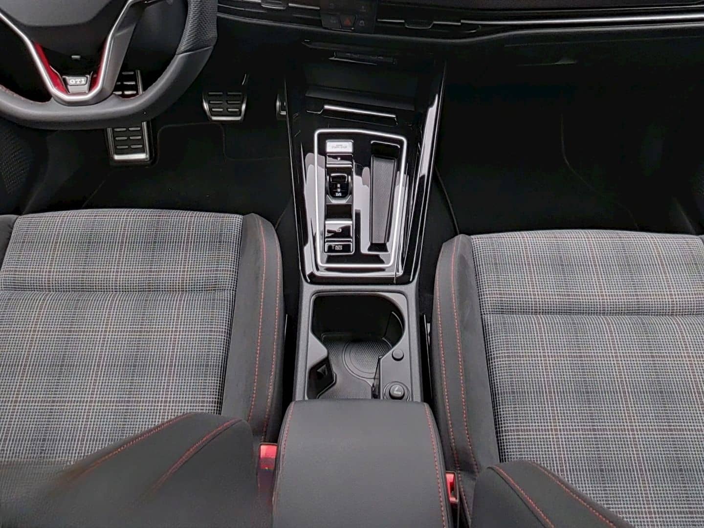 Volkswagen Golf GTI 8 2.0 TSI DSG BLACK STYLE AHK PANO NAVI foto 16