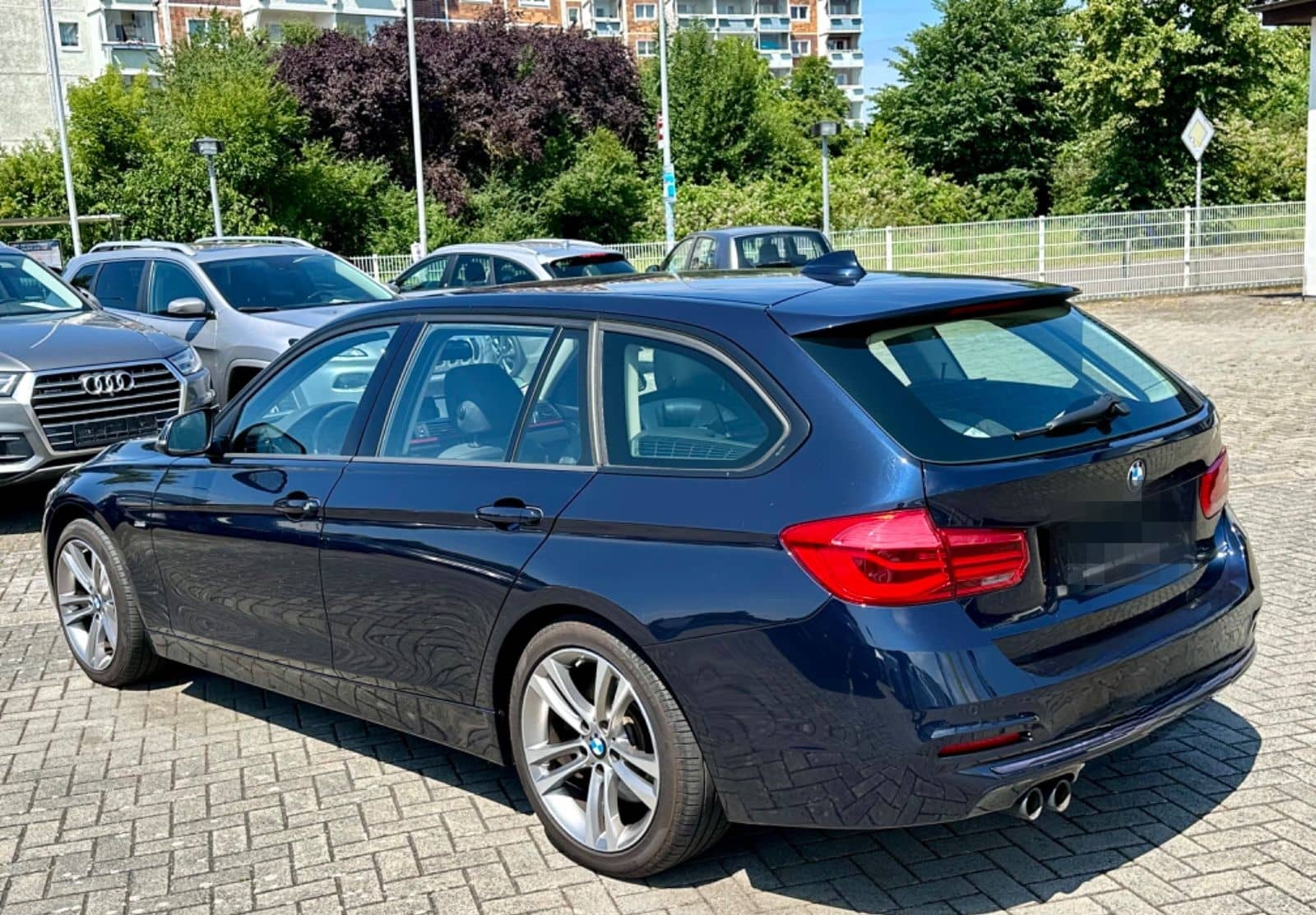 BMW 335d Touring xDrive Sport Line *LCI*PANO*SPUR* foto 3