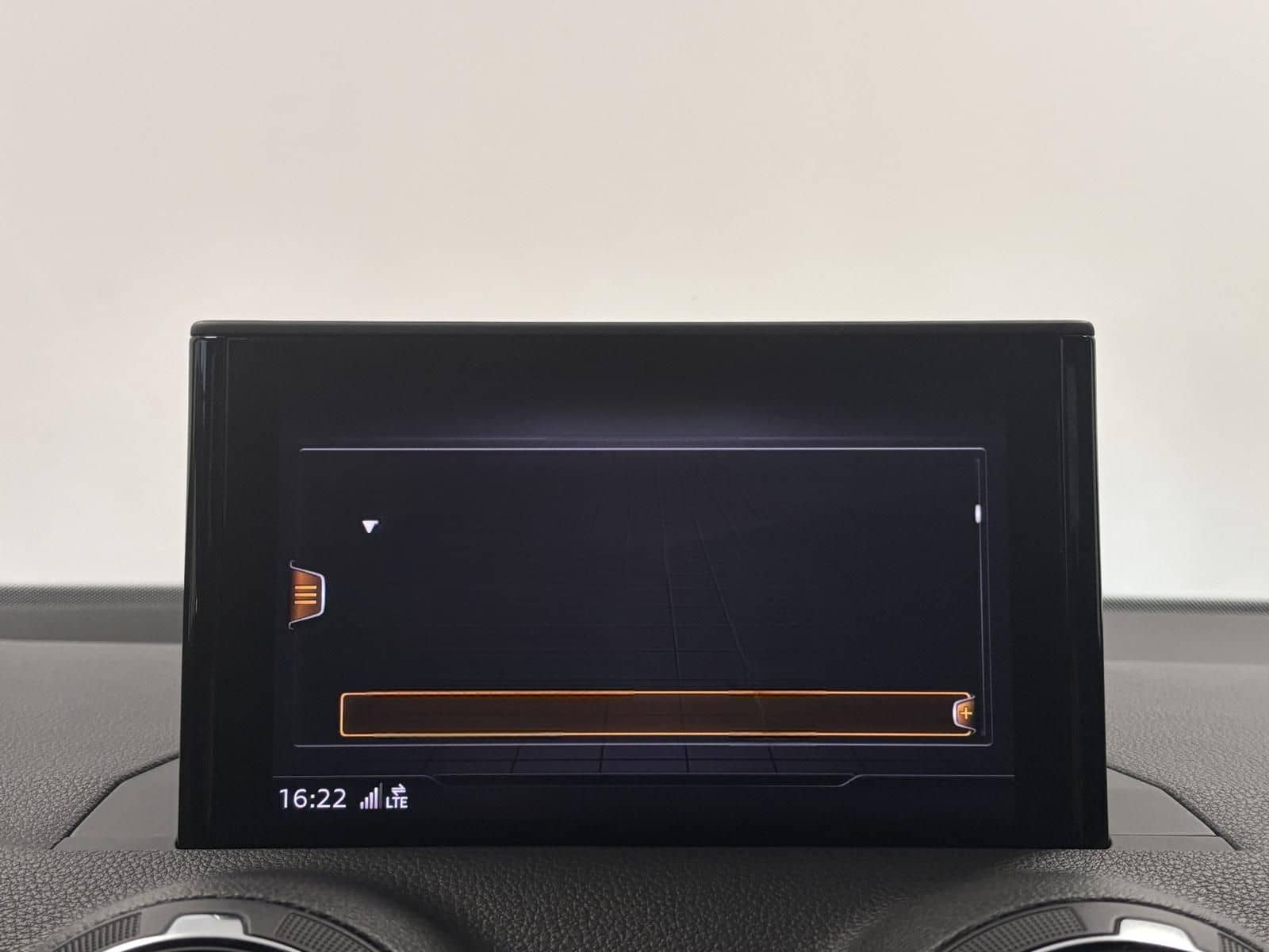 Audi Q2 TDI quattro S-Line LED Navi SFW Sound foto 23