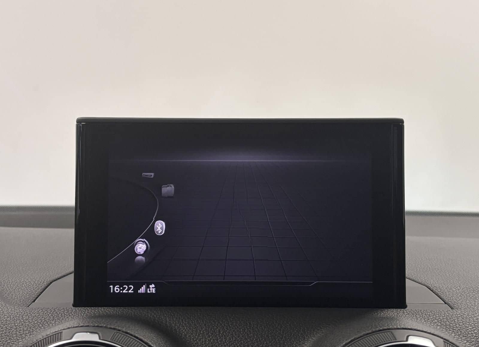 Audi Q2 TDI quattro S-Line LED Navi SFW Sound foto 24