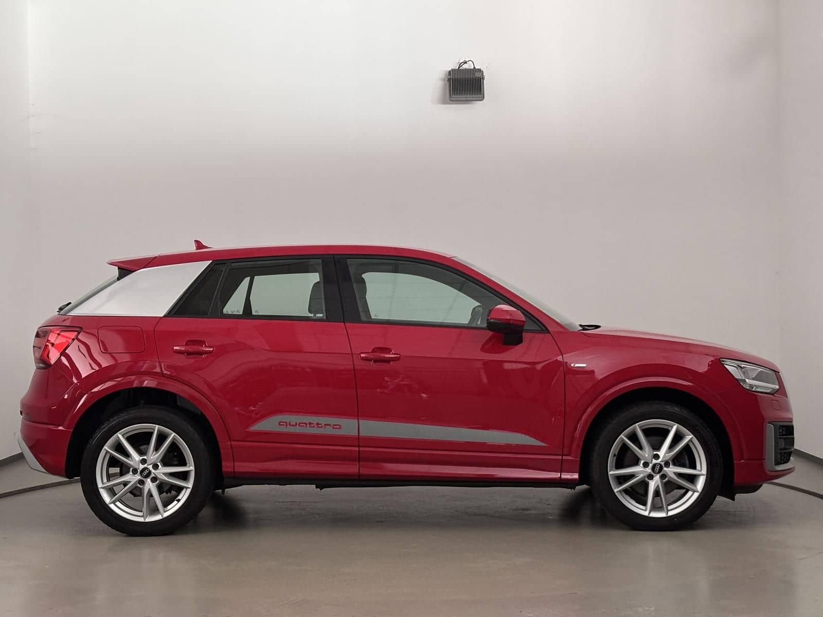 Audi Q2 TDI quattro S-Line LED Navi SFW Sound foto 7