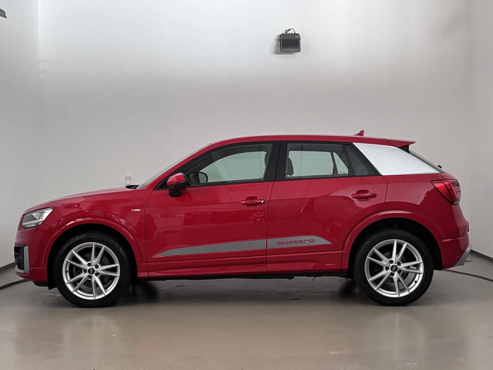 Audi Q2 TDI quattro S-Line LED Navi SFW Sound foto 9