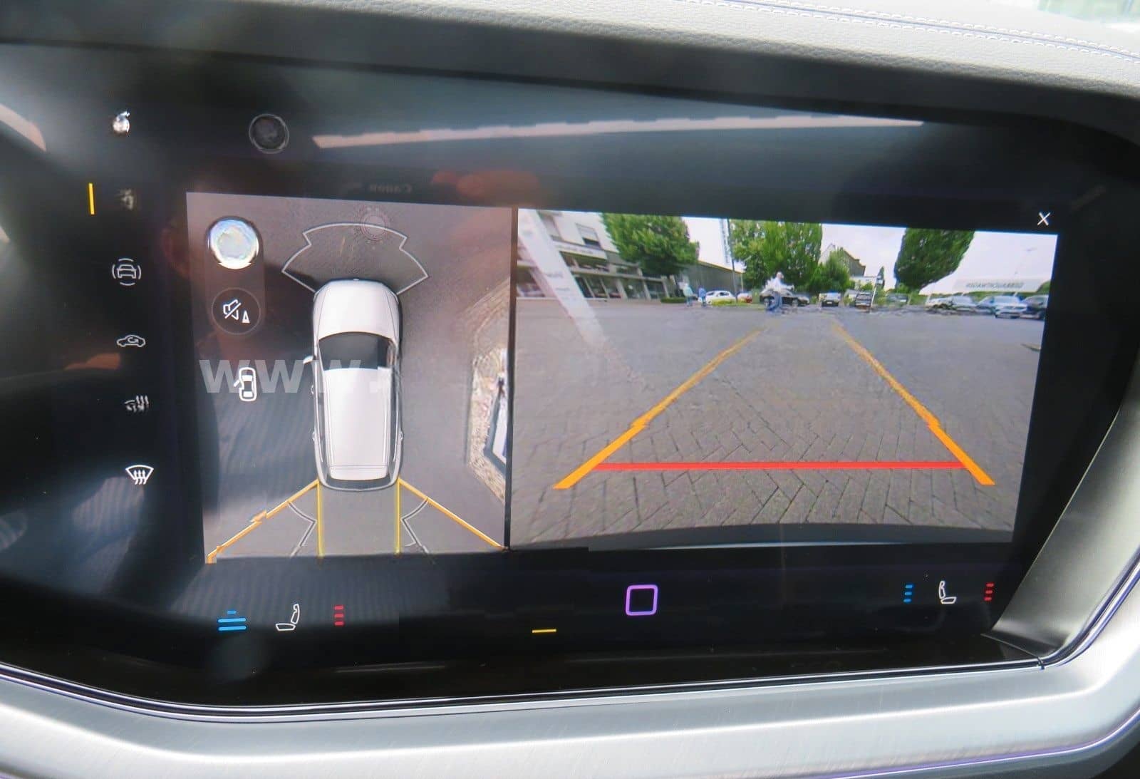 Volkswagen Touareg 3.0 TDI 4Motion R-Line foto 14