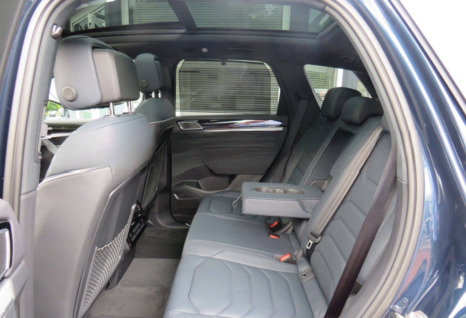 Volkswagen Touareg 3.0 TDI 4Motion R-Line foto 6