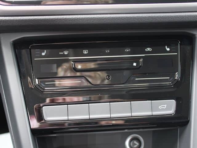 Volkswagen Touran 1.5 TSI Comfortline DSG NAVI/KLIMA/RFK foto 17