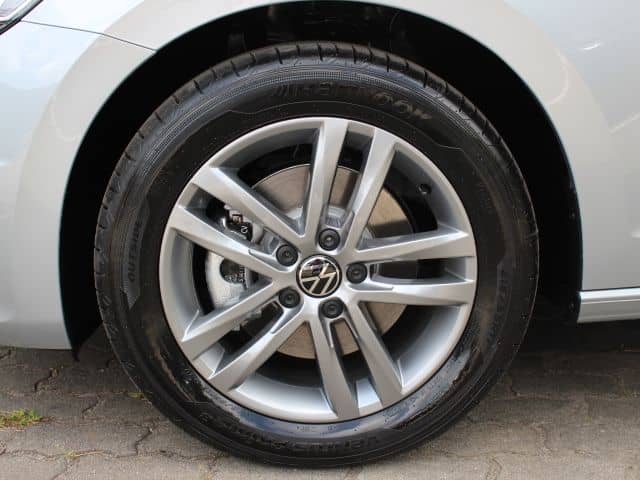 Volkswagen Touran 1.5 TSI Comfortline DSG NAVI/KLIMA/RFK foto 3