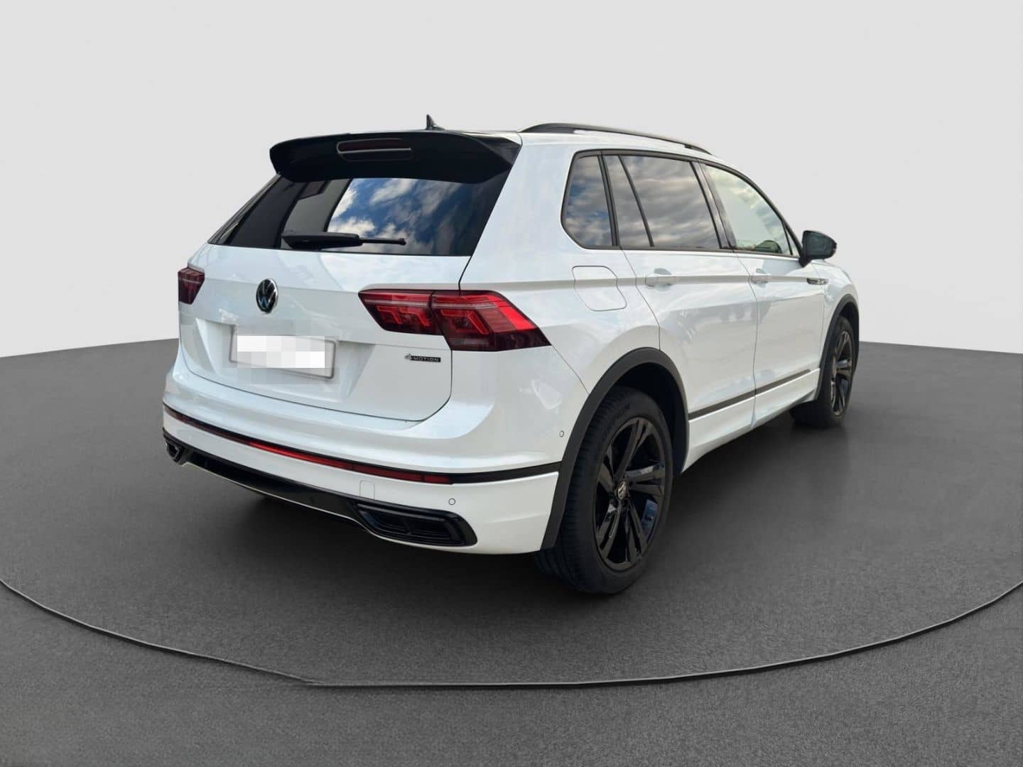 Volkswagen Tiguan 2.0 TSI DSG 4Mo. R-Line STANDH PANO AHK V foto 8