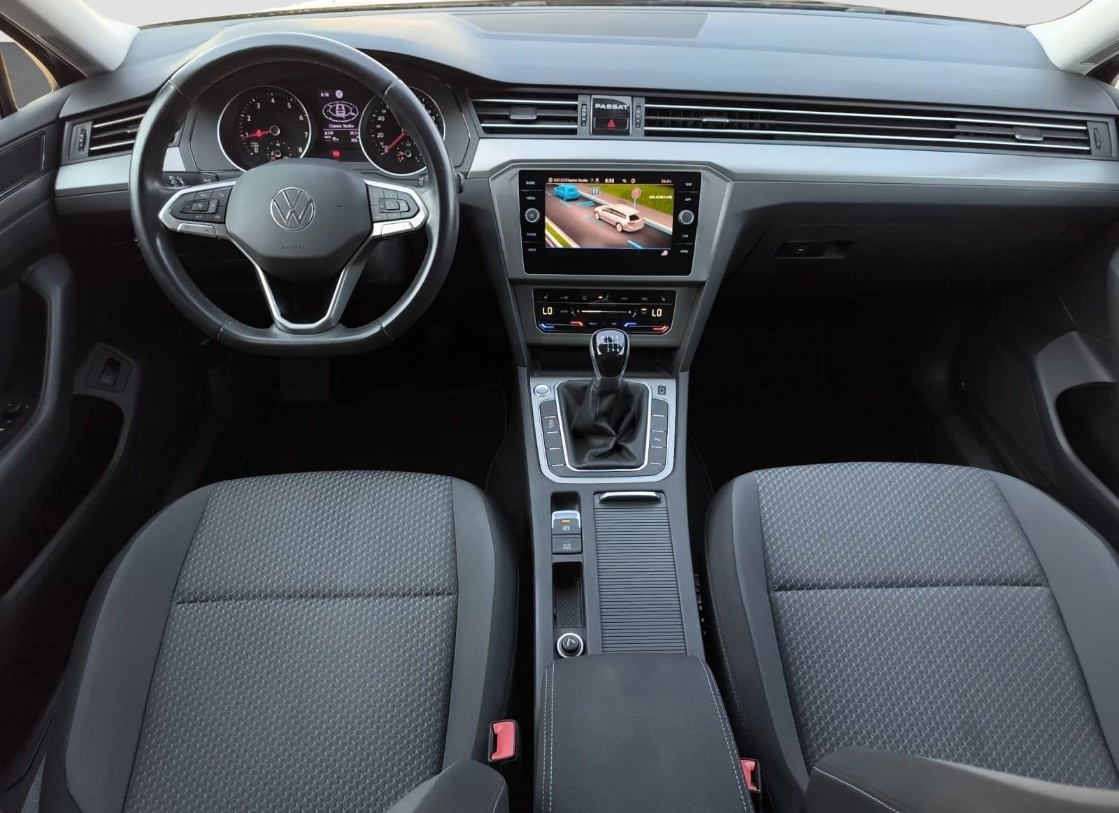 Volkswagen Passat Variant 1.5 TSI ACC LED NAVI foto 17