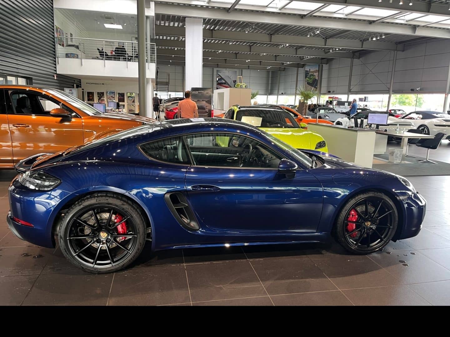 Porsche Cayman 718 GTS 4.0 Enzianblau Sportabgasanlage foto 4