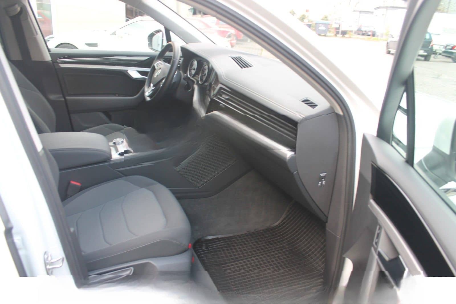 Volkswagen Touareg 3.0 V6 TDI 4MOTION DSG LED AHK RÜKA foto 7