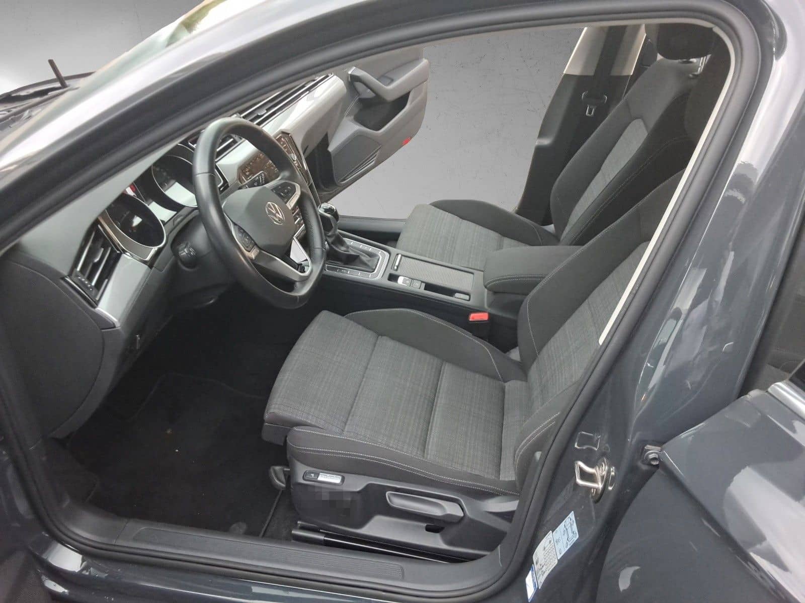 Volkswagen Passat Variant 2.0 TDI ACC,LED,Navi,DAB,APP,Ergo foto 9