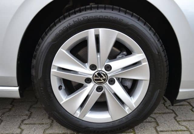 Volkswagen Golf VIII 1.5 TSI Life LED/NAVI+VZE/16-ZOLL/PDC/ foto 6