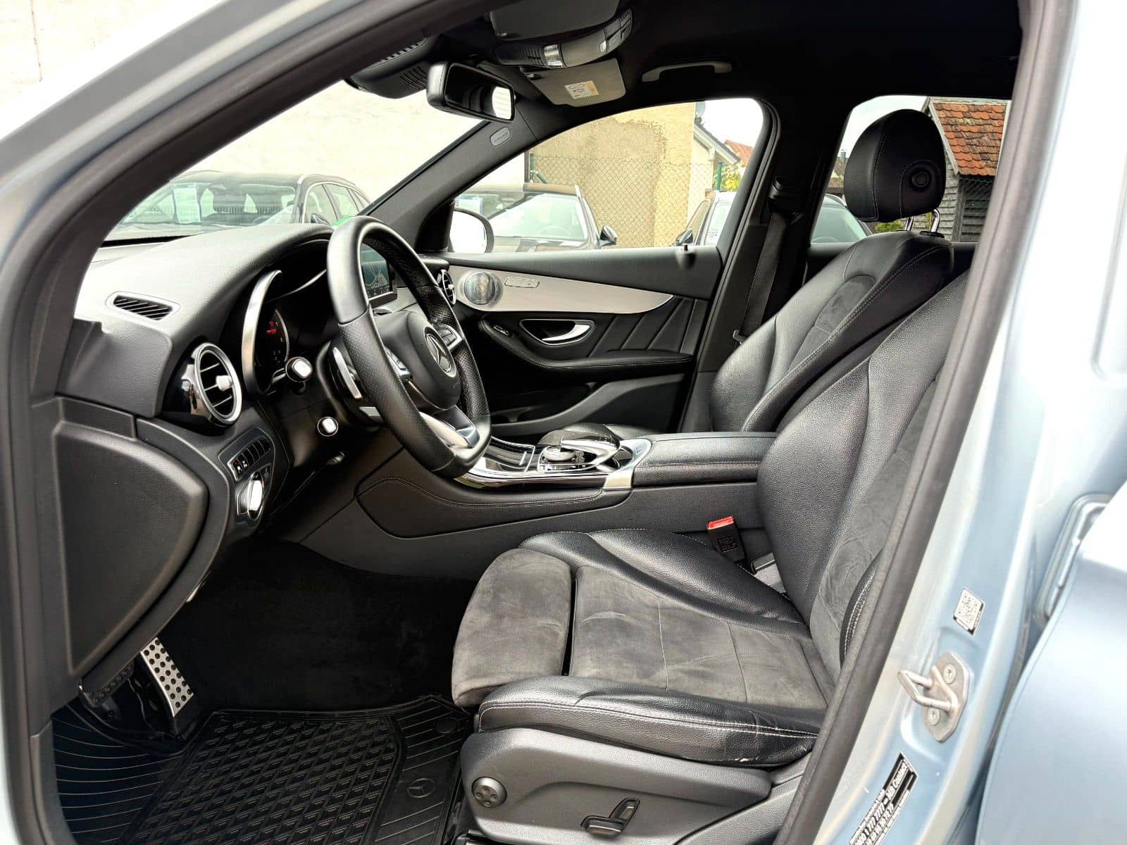 Mercedes-Benz GLC 250 d 4Matic*AMG*NAVI*KAMERA*LED*AHK*19''ALU foto 9