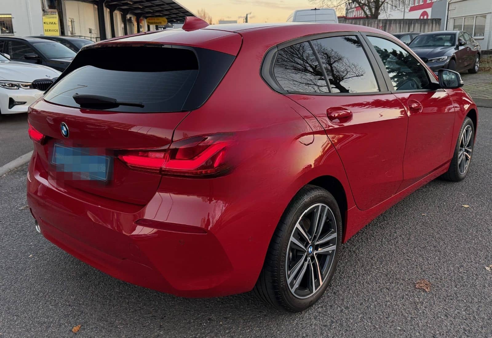 BMW 118 i    LED, Rückfahrkamera,CarPlay,Rot METALLI foto 7