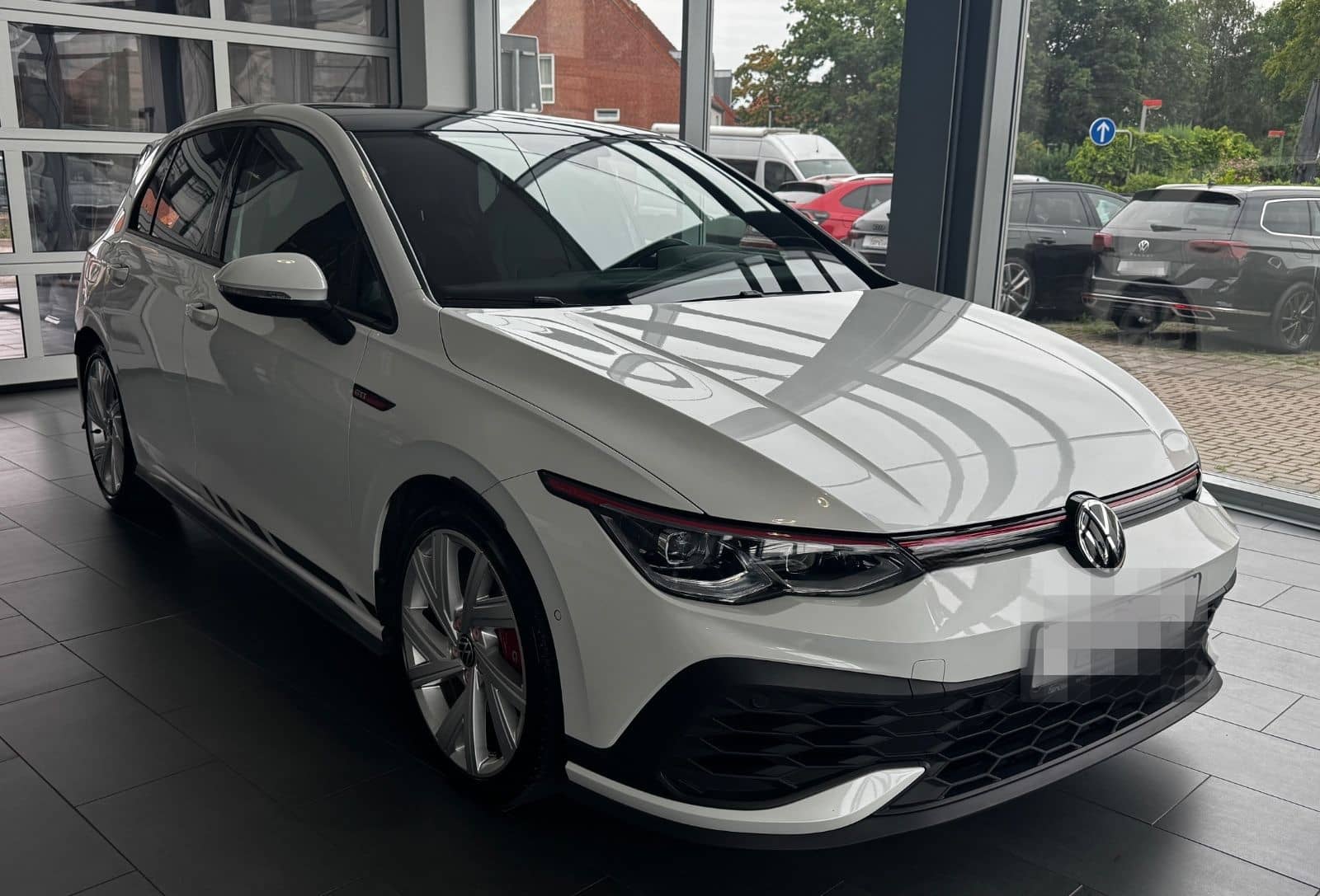 Volkswagen Golf VIII Lim GTI Clubsport 2.0 TSI"Matrix/Pano" foto 3