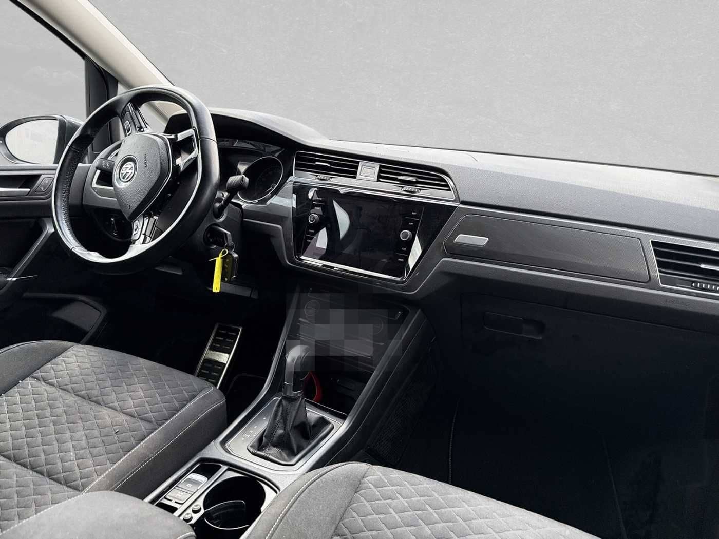 Volkswagen Touran 1.5 TSI DSG Join *R-Line* foto 4