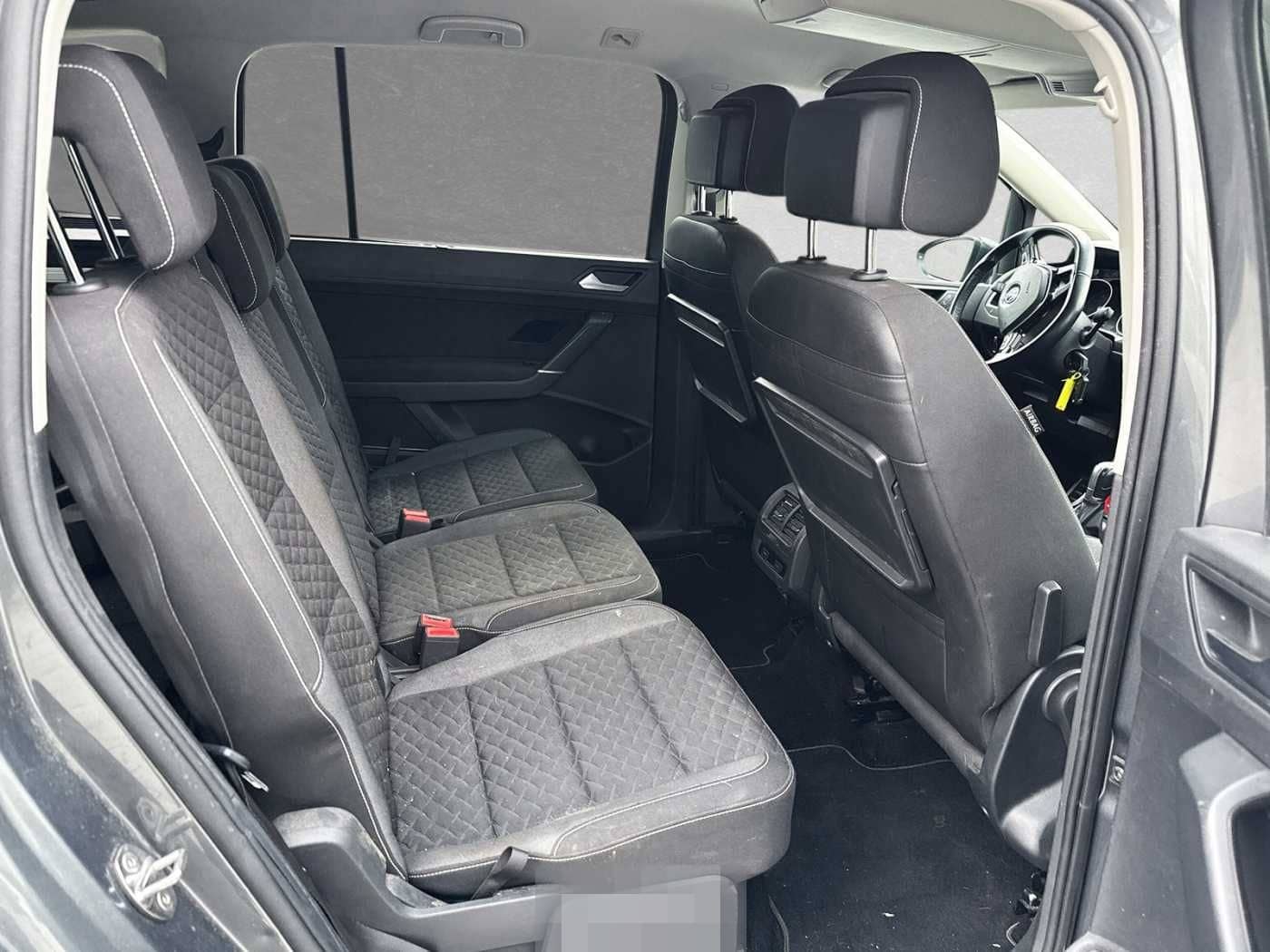 Volkswagen Touran 1.5 TSI DSG Join *R-Line* foto 5