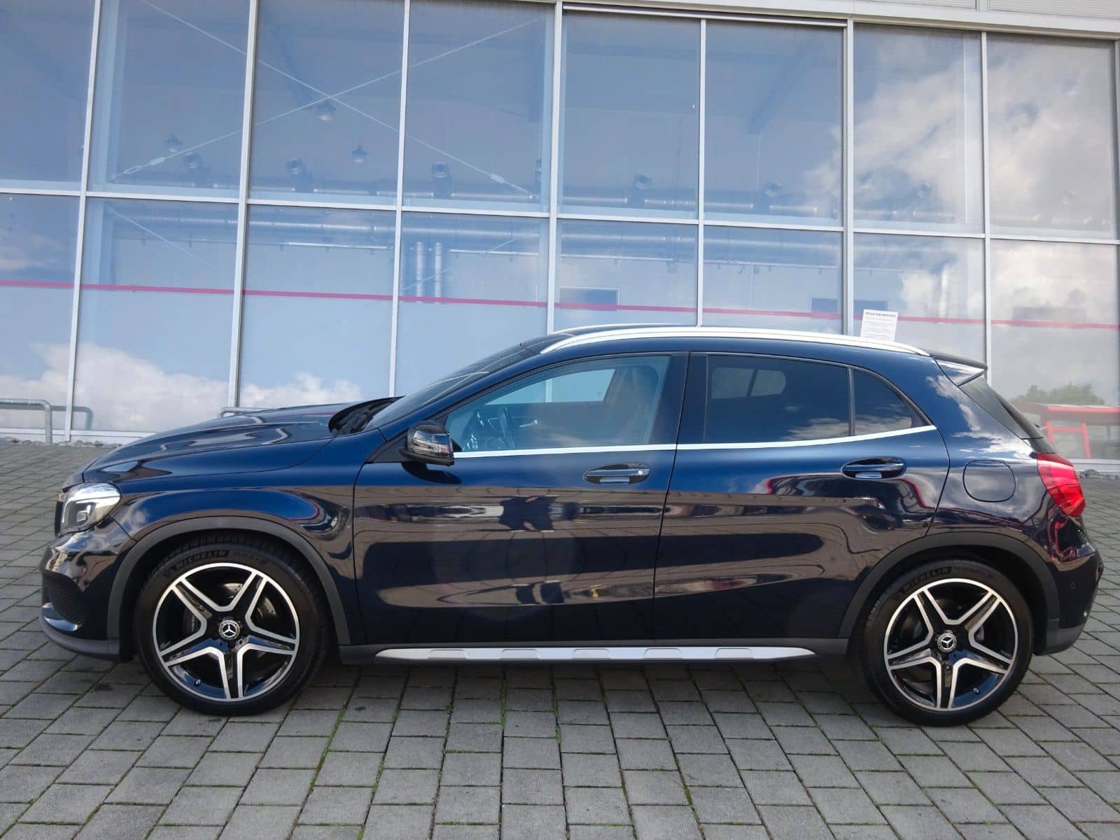Mercedes-Benz GLA 220 CDI / d 4Matic AMG LINE foto 1