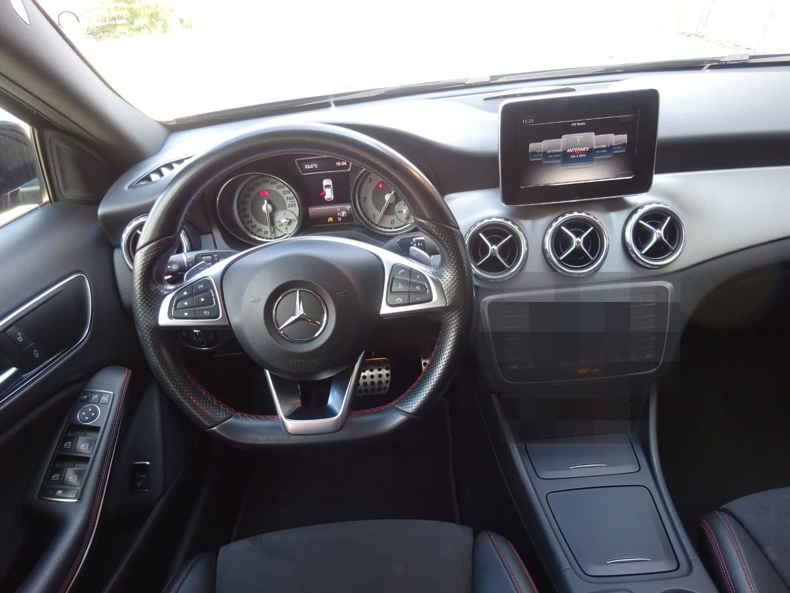 Mercedes-Benz GLA 220 CDI / d 4Matic AMG LINE foto 9