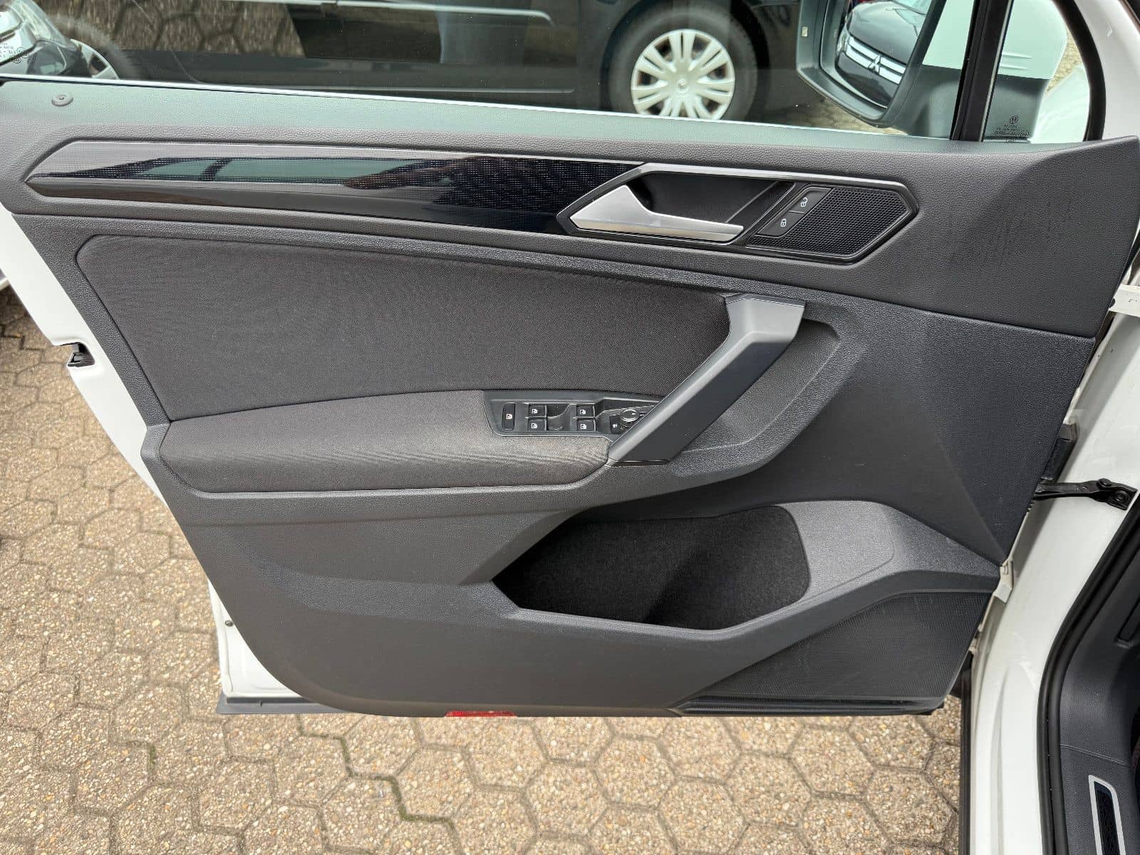 Volkswagen Tiguan Sound BMT/Start-Stopp DSG Automatik foto 15